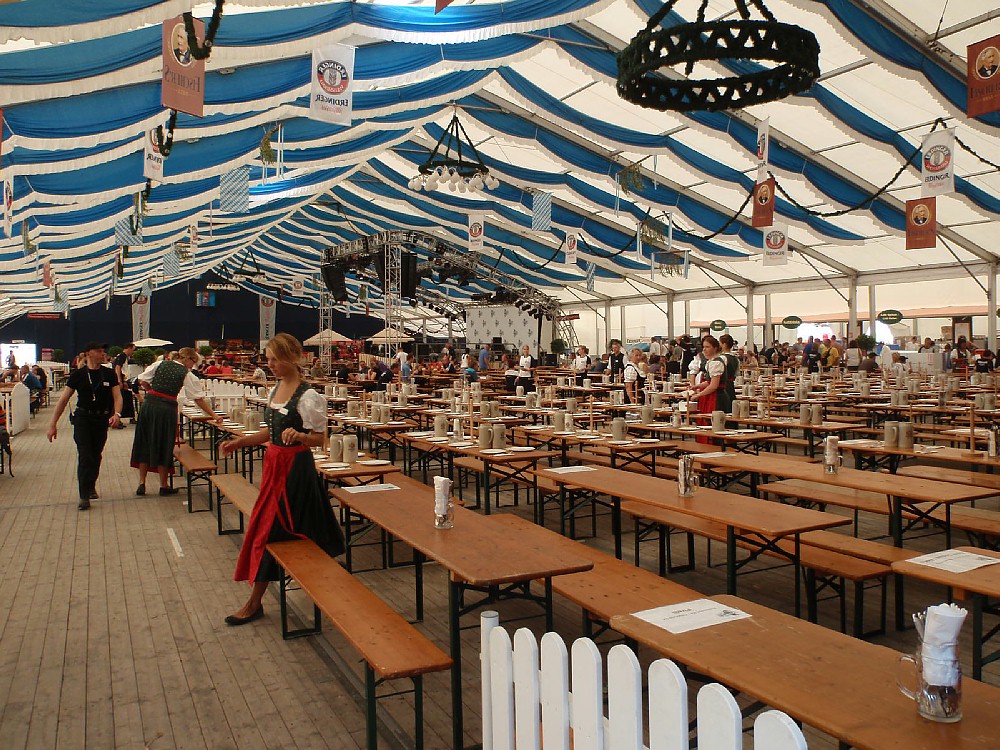 Food Hall Garmisch 3.7.10.JPG